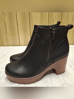 B.O.C.[Born]: BLAKELYNN BLACK LEATHER Platform Ankle Bootie Zipper & Heal 7M New